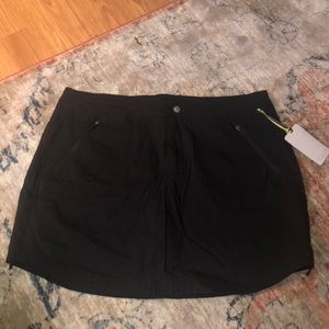 Women’s athletic skort size large. Le verde brand. New with tags!